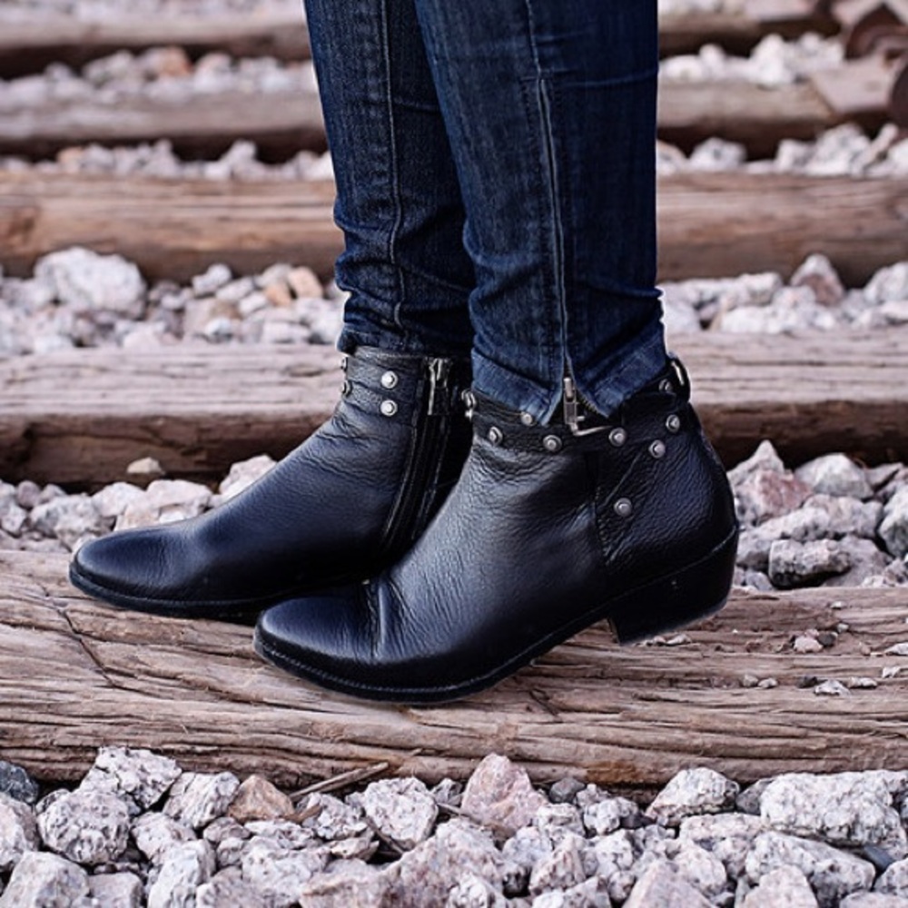 FINAL DROP ⭐️ Halogen Lidia Leather Ankle Boots